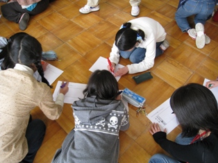 新潟市立赤塚小学校にて「時間割から見える世界」WSを実施しました_c0167632_9394460.jpg