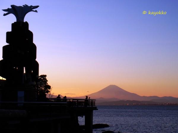 富士山をいろんな角度から ～No.6　『江ノ島から望む富士山』～_e0007801_15593573.jpg