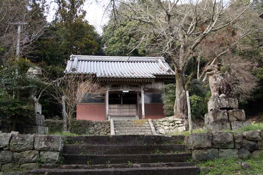 草月の「生け花展」と、セローで神社めぐり♪_d0058941_20441819.jpg