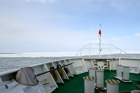 北海道旅行　-3日目-　層雲峡〜網走〜流氷（砕氷船）〜知床〜オーロラ_d0123727_22322822.jpg