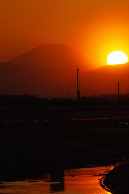 富士山の裾（？）に夕日が落ちた　１_b0151409_22561330.jpg