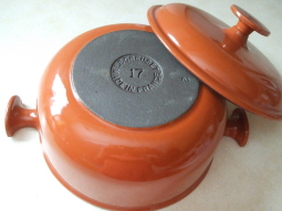 エンツォ・マリ氏デザインのル・クルーゼ鍋 : Don't Worry! Be Happy!