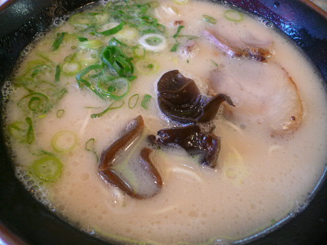 ラーメン亭のサービスランチ_e0005253_2255848.jpg