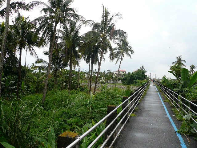 初夏の南台湾旅　第四天　雨で観光を撤収～美濃_f0172386_2155353.jpg