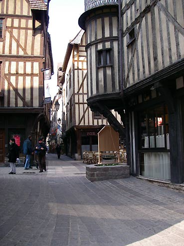 Troyes トロワ_d0062721_9132067.jpg