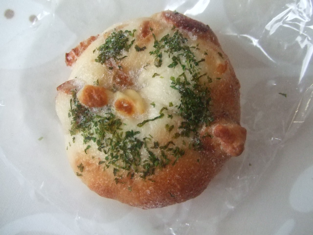 nuts bagel ちくわチーズ_f0076001_21285957.jpg