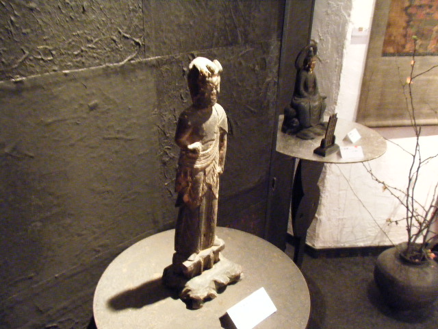 東美アートフェアと「旅する流れ仏たち」展_e0142956_17493795.jpg