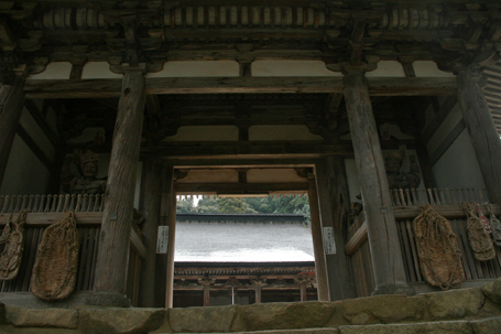 近江湖東<第8番 龍應山 西明寺>_a0045381_2364962.jpg