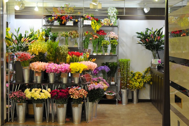 なんばウォーク店オープン 目指せ花人 青年社長の花次郎日記