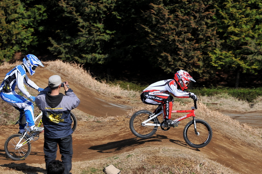 2009JOSF緑山関東オープンレースVOL1：BMXエリート決勝_b0065730_21212970.jpg