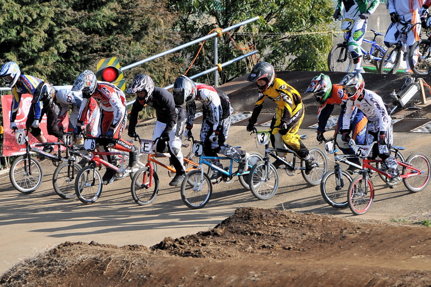 2009JOSF緑山関東オープンレースVOL3：BMXエキスパートクラス決勝_b0065730_22395450.jpg