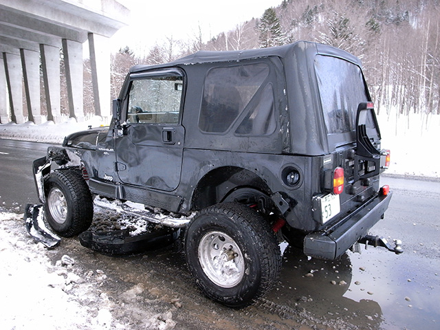 Oh My Jeep!! Fuckin\' Wrecked!!_f0156541_0561863.jpg