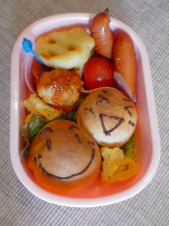 幼稚園最後のおべんとうと・・・ナシゴレン。_f0177295_1016759.jpg