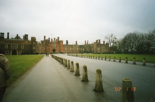 Hampton Court palace_d0148729_0281377.jpg