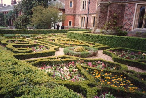 Hampton Court palace_d0148729_0293299.jpg