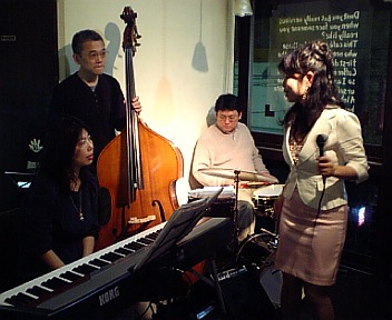b0001280_9154679.jpg
