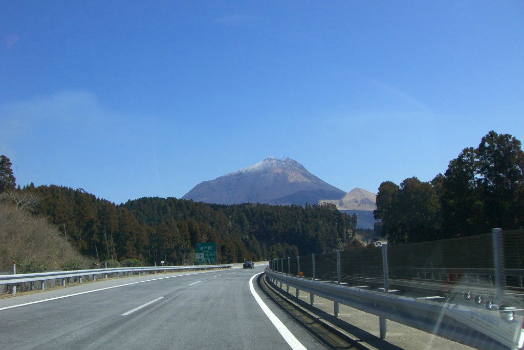 素敵な高速道路_e0063003_1658392.jpg