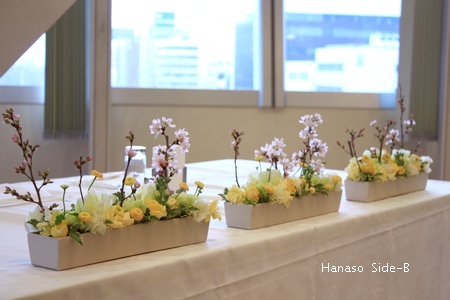 パステルカラーの春の装花_c0198981_13412250.jpg