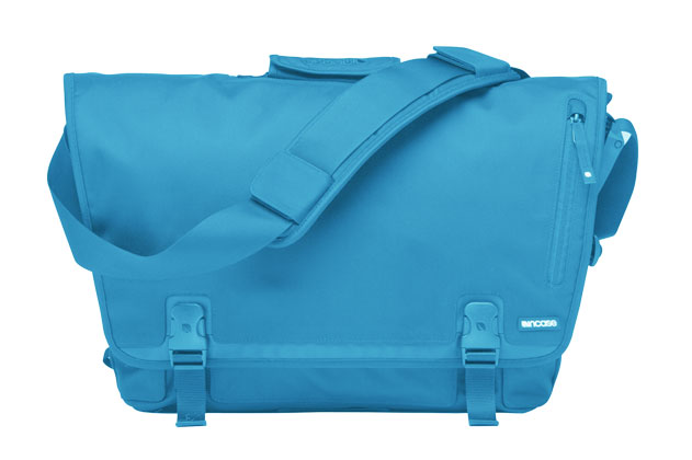 incase Nylon Messenger Bag._b0122802_1232769.jpg
