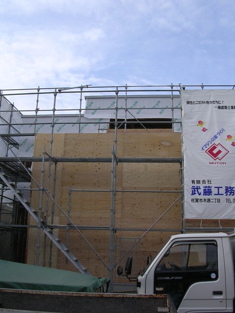 防水シート張り_f0176239_21353094.jpg