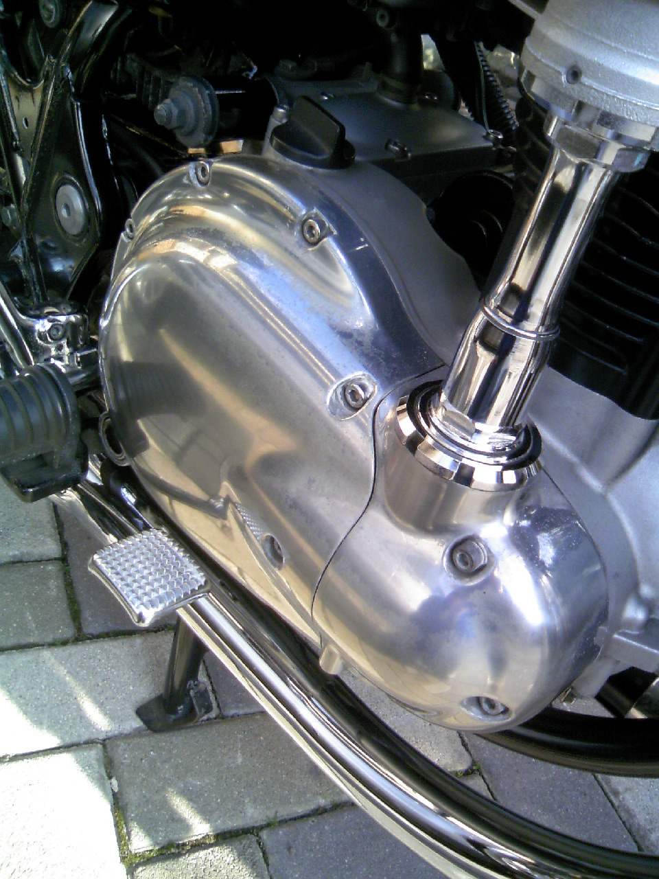 エンジンのクリアーが限界 W650 De Go Go