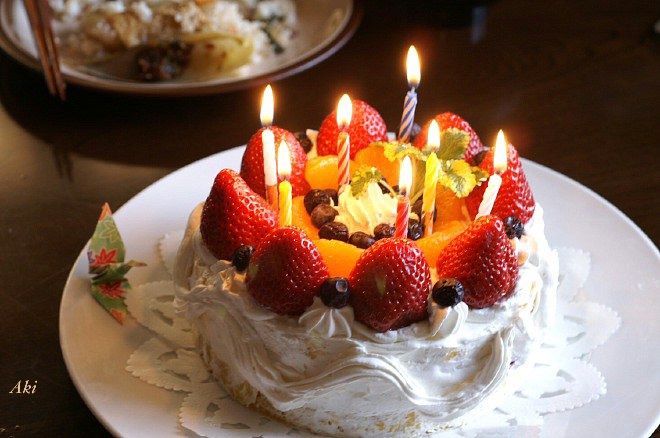 主人の誕生日ケーキを作りました！！苺のチーズデコレーションです。下手っ＞０＜_b0033423_2165489.jpg
