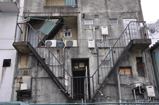 室外機写真とmixiコミュを考える_e0171573_22565253.jpg