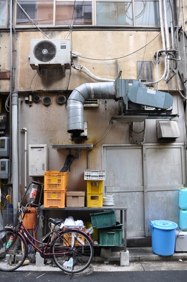 室外機写真とmixiコミュを考える_e0171573_2257167.jpg