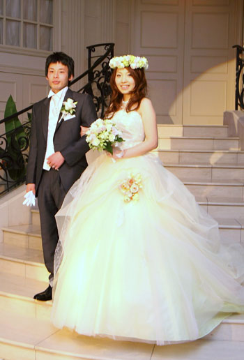 Wedding flowers バラの花冠とご両親へのローズバスケット_a0115684_18421674.jpg