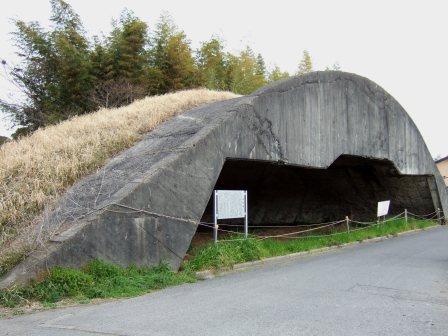 千葉県茂原市　3号掩体壕　（海軍茂原航空基地遺構）_c0000507_1957445.jpg