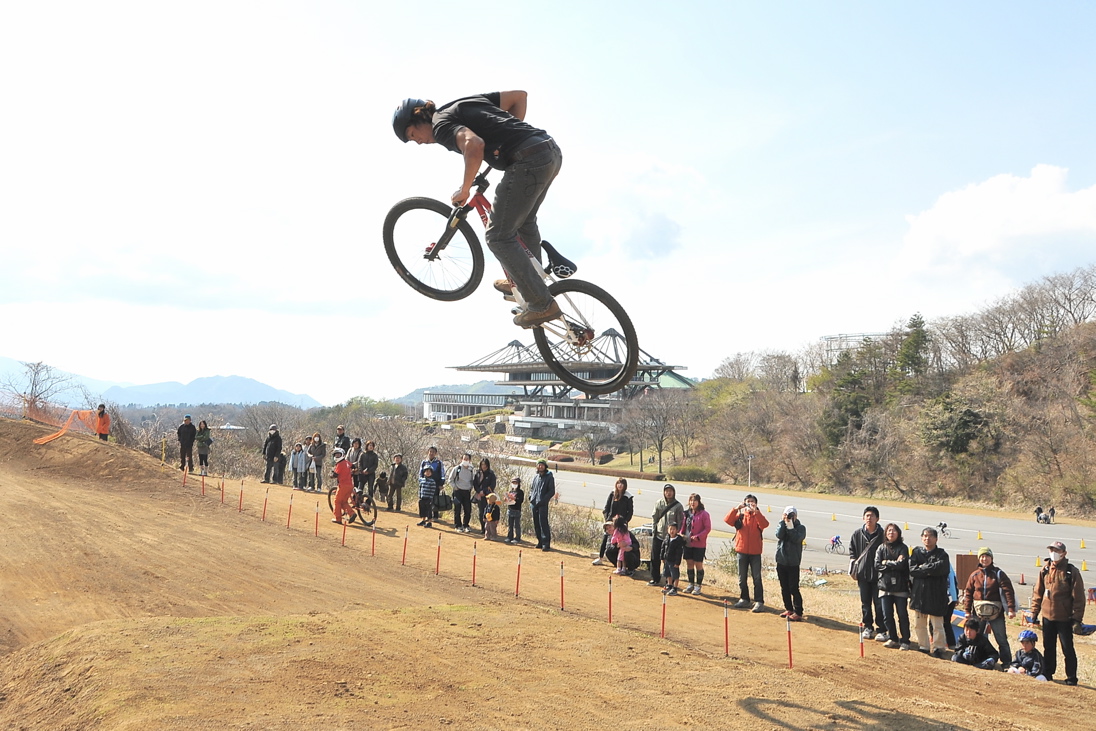 JBMXFスーパーシリーズ特別戦：修善寺BMXトラックVOL8：MTBスーパージャンプパフォーマンスDAY2_b0065730_6534235.jpg