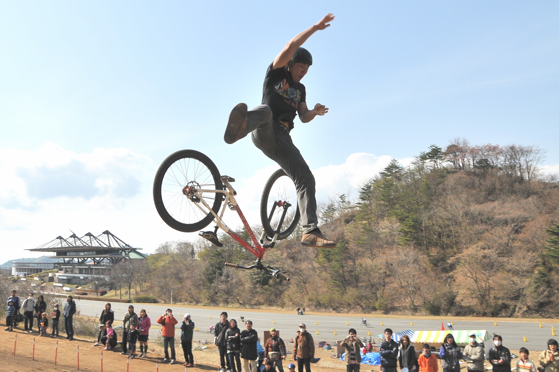 JBMXFスーパーシリーズ特別戦：修善寺BMXトラックVOL8：MTBスーパージャンプパフォーマンスDAY2_b0065730_6554389.jpg