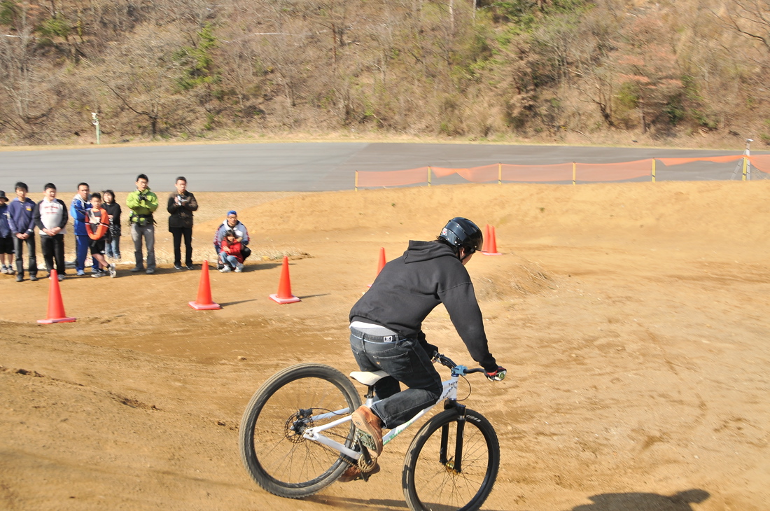 JBMXFスーパーシリーズ特別戦：修善寺BMXトラックVOL8：MTBスーパージャンプパフォーマンスDAY2_b0065730_6562125.jpg