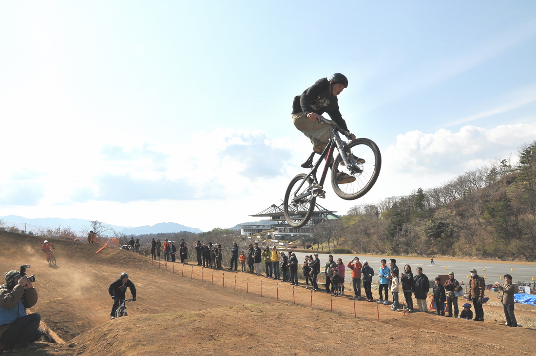 JBMXFスーパーシリーズ特別戦：修善寺BMXトラックVOL8：MTBスーパージャンプパフォーマンスDAY2_b0065730_6574279.jpg