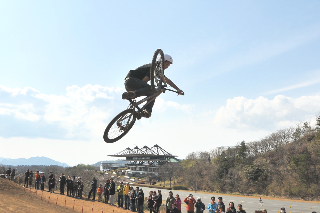 JBMXFスーパーシリーズ特別戦：修善寺BMXトラックVOL8：MTBスーパージャンプパフォーマンスDAY2_b0065730_6592955.jpg