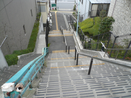 腰掛稲荷近くの階段 モノノアハレレ