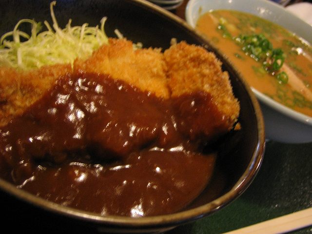 ラーメンとカツ丼。_e0003090_2364357.jpg