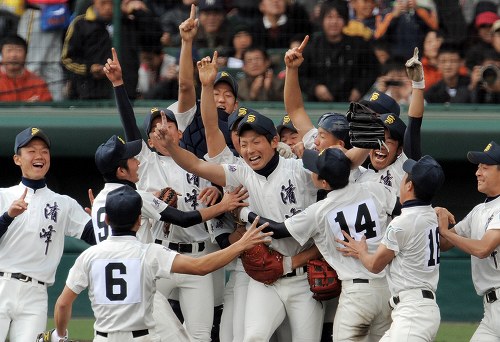 悲願の全国制覇達成！清峰野球部優勝おめでとう＼(^o^)／ : Seiho fan site