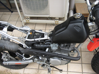 xr100モタード 純正カウルSET 嬉しい タンク シート