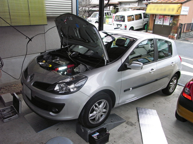 ルーテシア3 AT車 アーシング ワンオフ連発中_f0032891_1031996.jpg