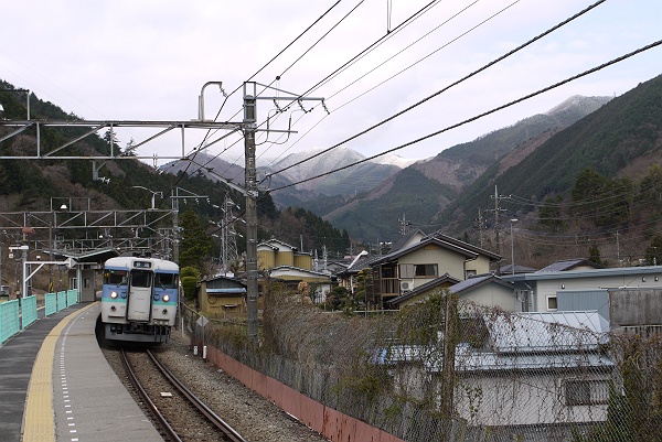 鶴ヶ鳥屋山はまだ冬だった_c0196928_1931916.jpg