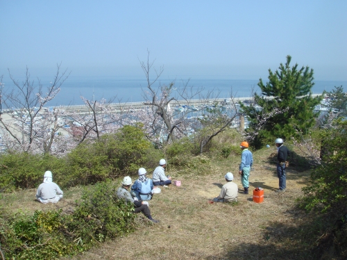 第3回「あたご山の草刈り」_c0108460_1957381.jpg