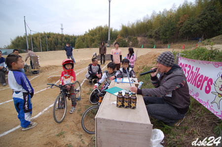レポート 『９１５３ｃｕｐ #３』_f0170779_23111145.jpg