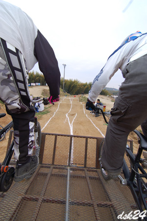 レポート 『９１５３ｃｕｐ #３』_f0170779_23143815.jpg