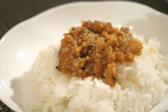 絶品！！ニンニク味噌焼きのサラダ焼肉丼／他　_b0033423_1383634.jpg