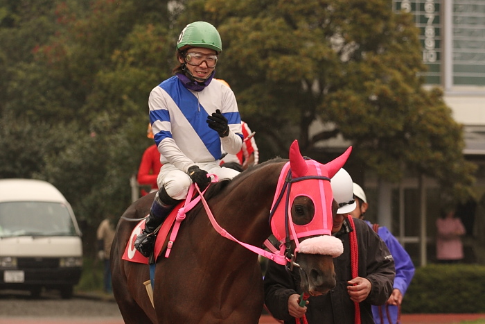 高橋利幸騎手、高知競馬初勝利~_a0077663_1811883.jpg