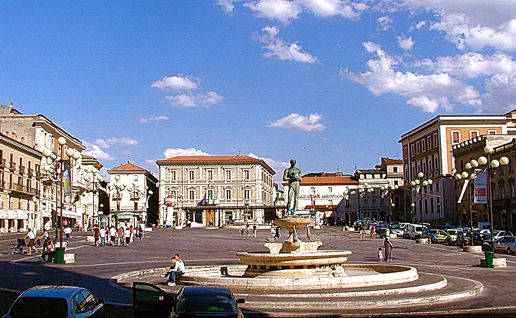 速報!イタリア中部大地震発生、死者百名以上被災者数万人!_d0123476_2094935.jpg
