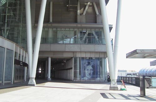 ●『ジョン・レノン・ミュージアム』_d0053294_10423594.jpg