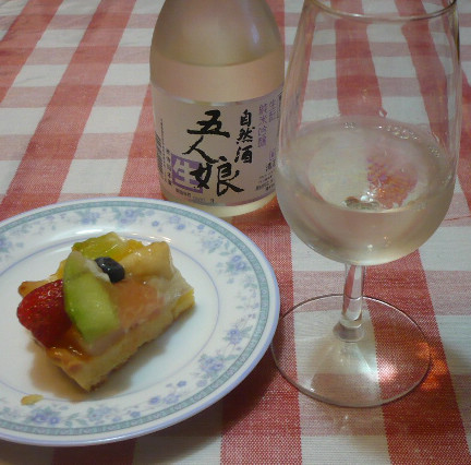 バースデーケーキと日本酒_f0193752_1942122.jpg