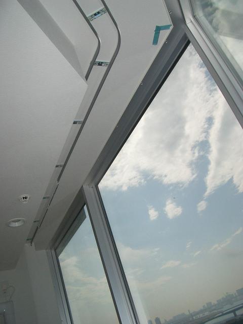カーテン屋泣かせの窓_e0133255_18503141.jpg